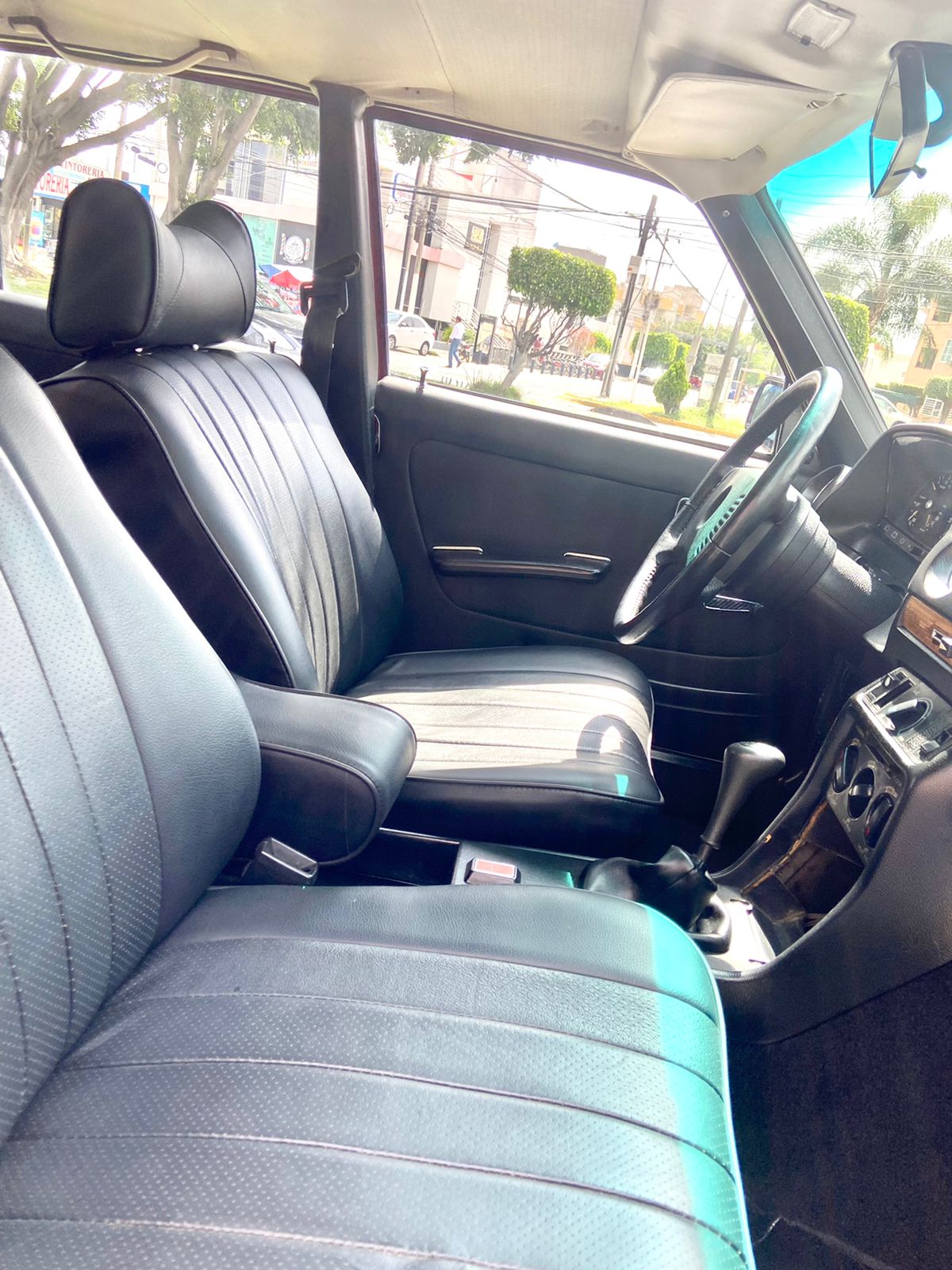 MERCEDES 240 D ROJO 1977