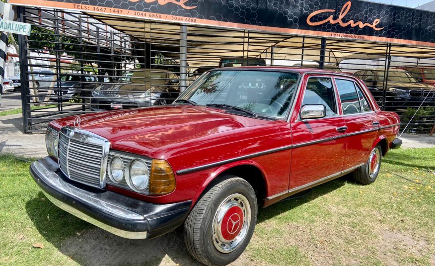 MERCEDES 240 D ROJO 1977