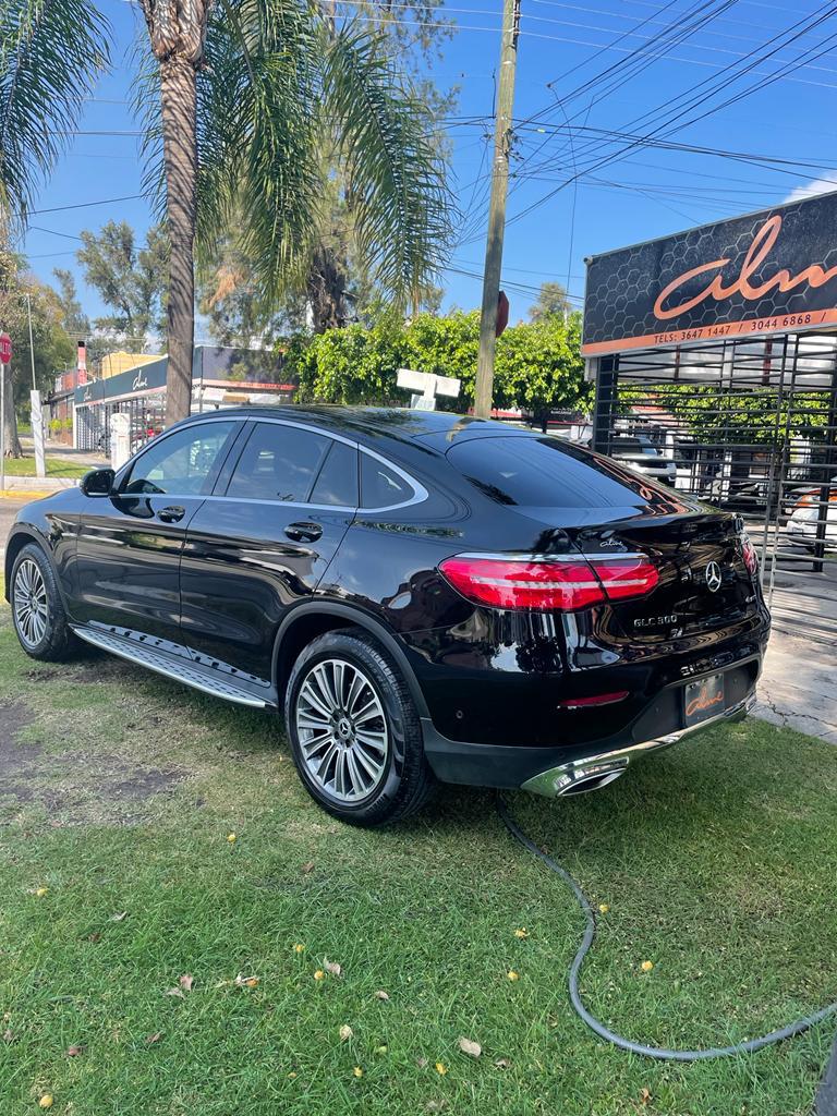 MERCEDES GLC 300 COUPE 2019 NEGRA