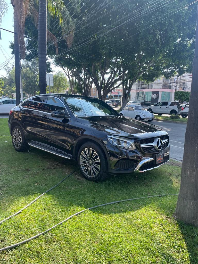 MERCEDES GLC 300 COUPE 2019 NEGRA