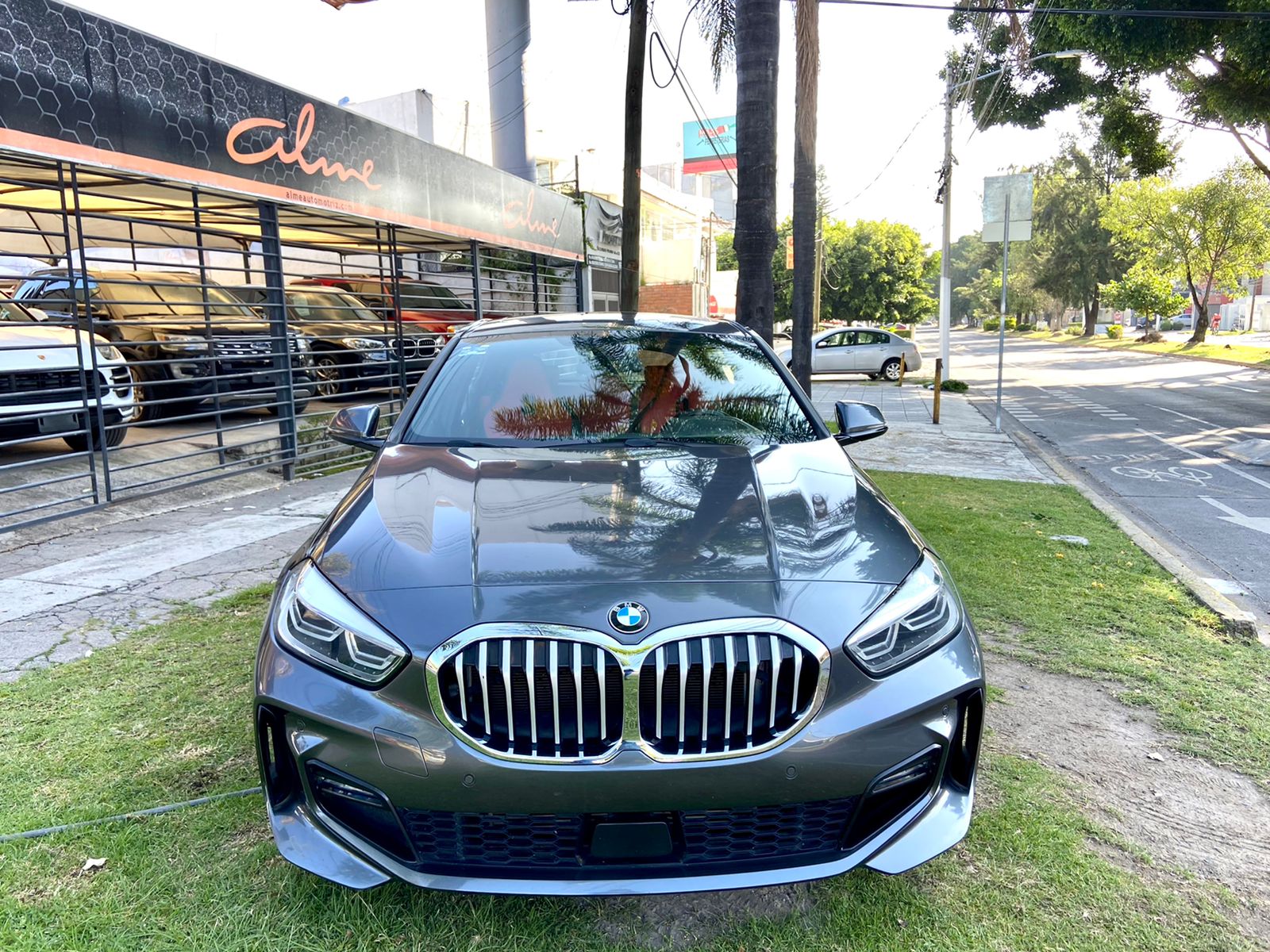 BMW SERIE 1 1181 GRIS 2020