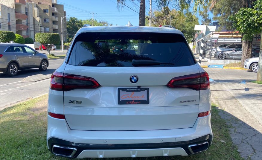 BMW X5 MSPORT 50IA BLANCO 2019