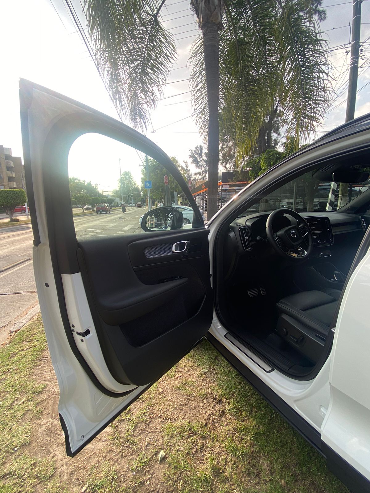 VOLVO XC40 HYBRIDO 2022 BLANCO