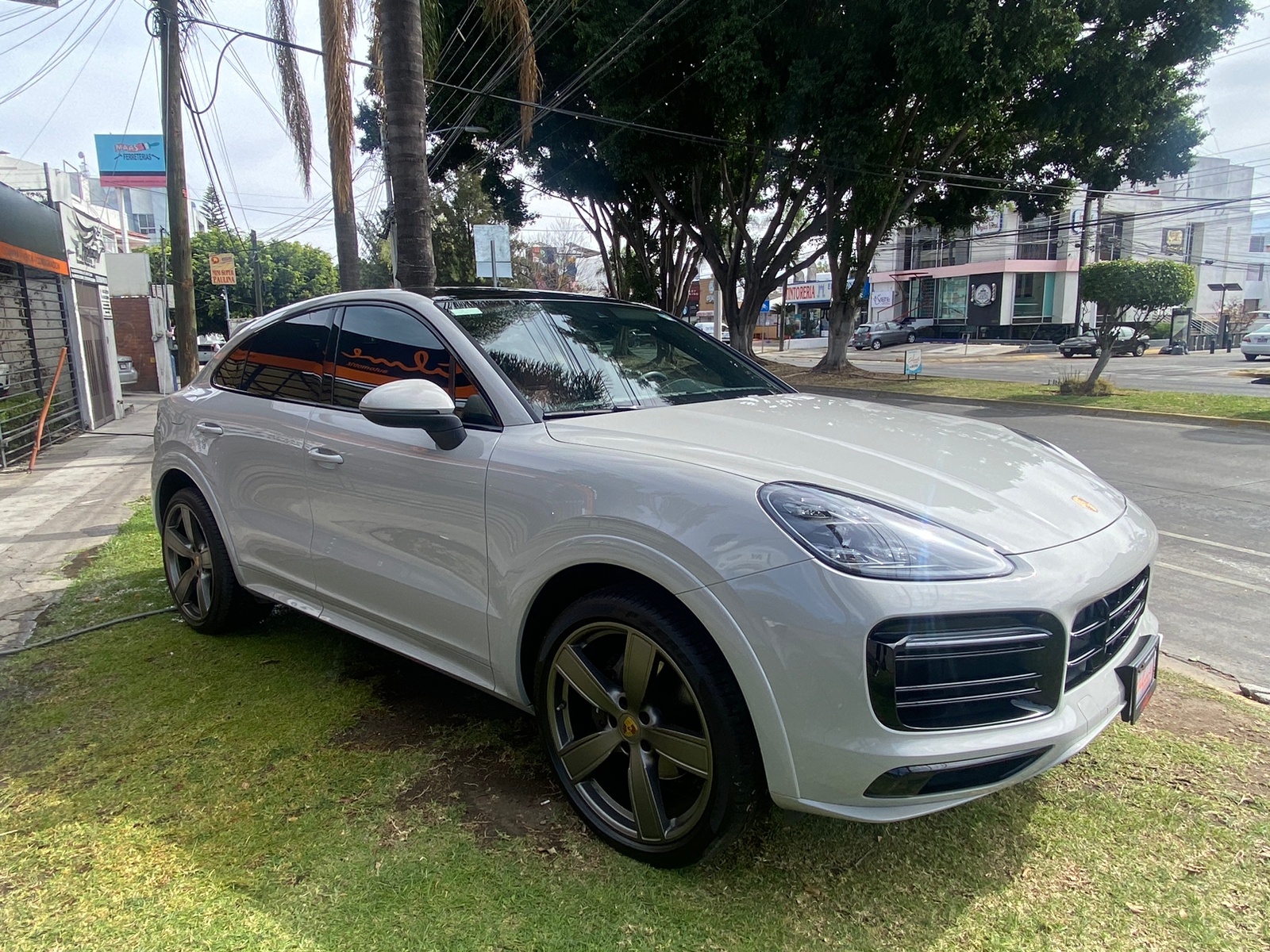PORSCHE CAYENNE COUPE 2020