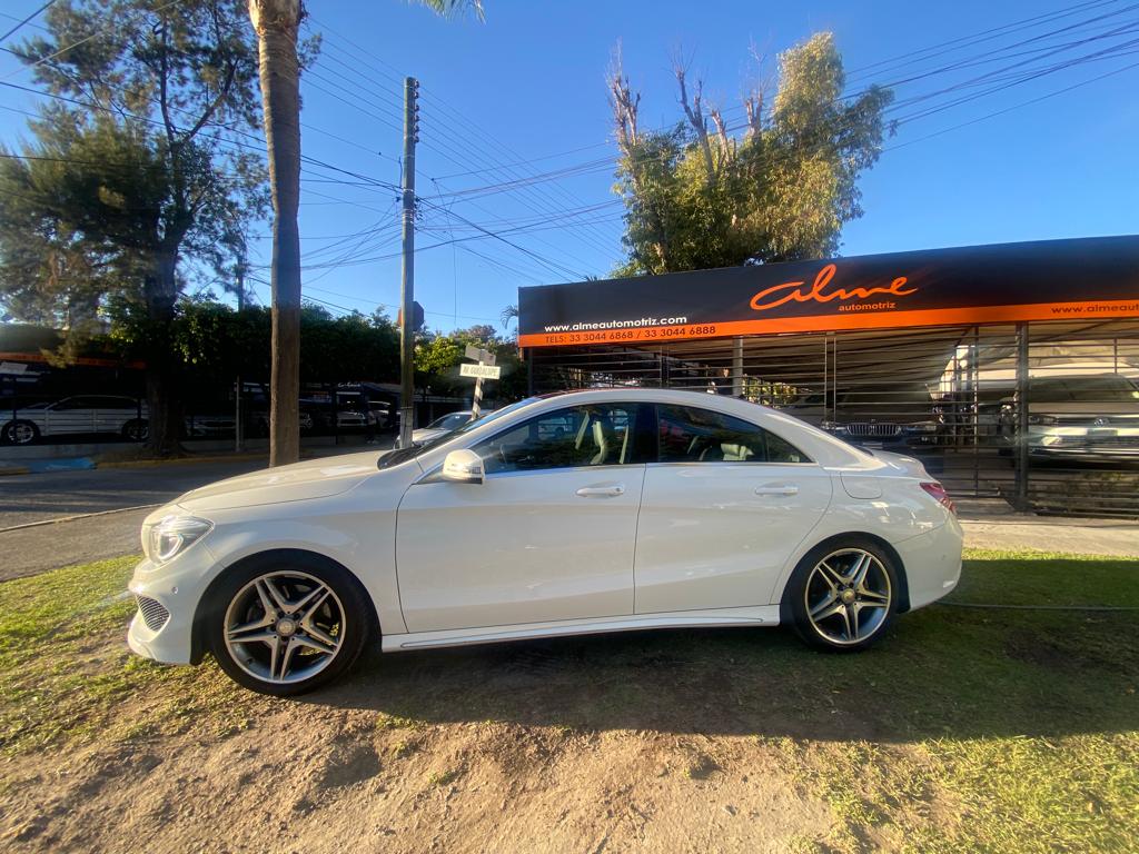 MERCEDES CLA 250 BLANCO 2016