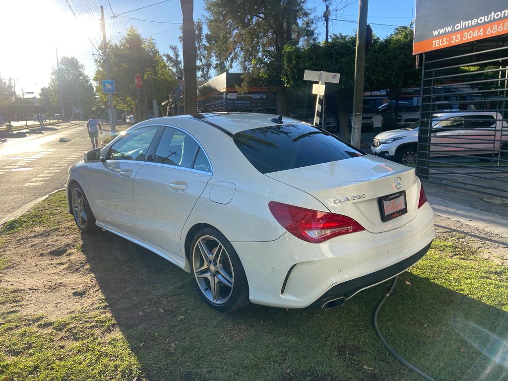 MERCEDES CLA 250 BLANCO 2016