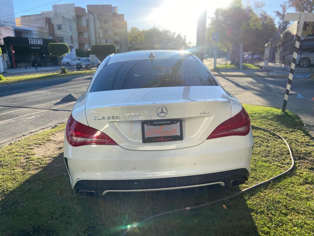 MERCEDES CLA 250 BLANCO 2016