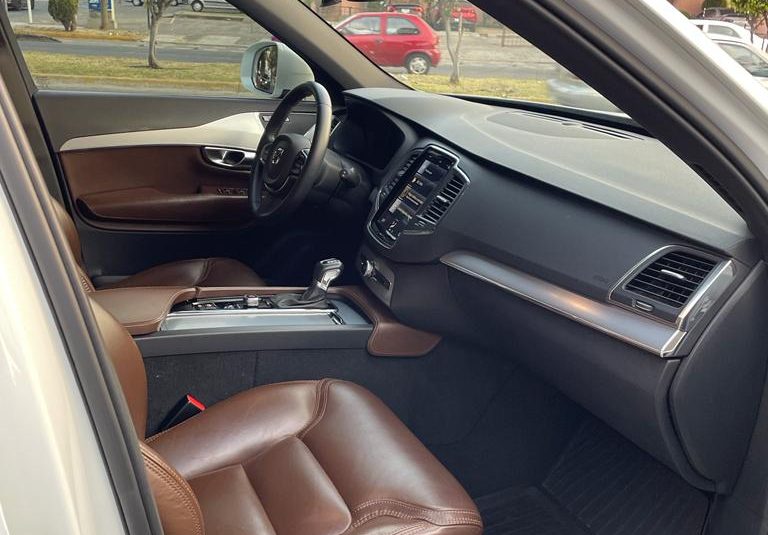 VOLVO XC90 BLANCO 2018 MOMENTUM