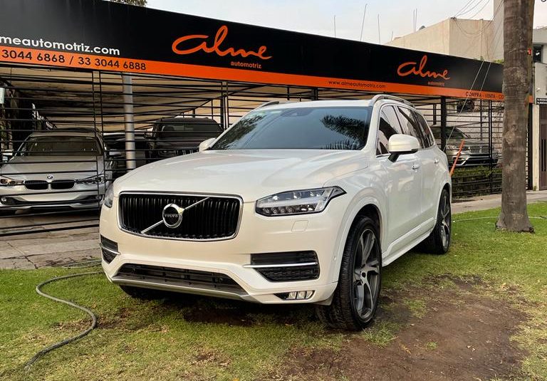 VOLVO XC90 BLANCO 2018 MOMENTUM