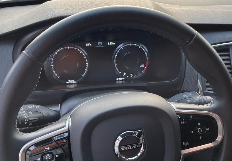 VOLVO XC90 BLANCO 2018 MOMENTUM