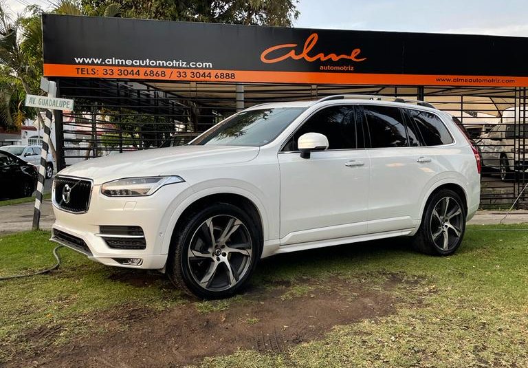 VOLVO XC90 BLANCO 2018 MOMENTUM