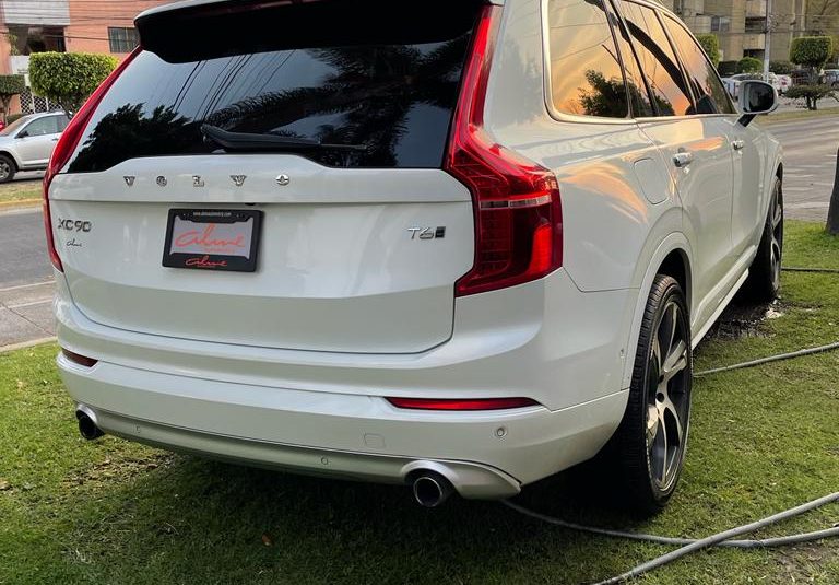 VOLVO XC90 BLANCO 2018 MOMENTUM