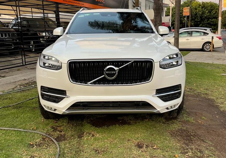 VOLVO XC90 BLANCO 2018 MOMENTUM