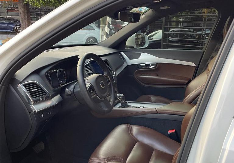 VOLVO XC90 BLANCO 2018 MOMENTUM