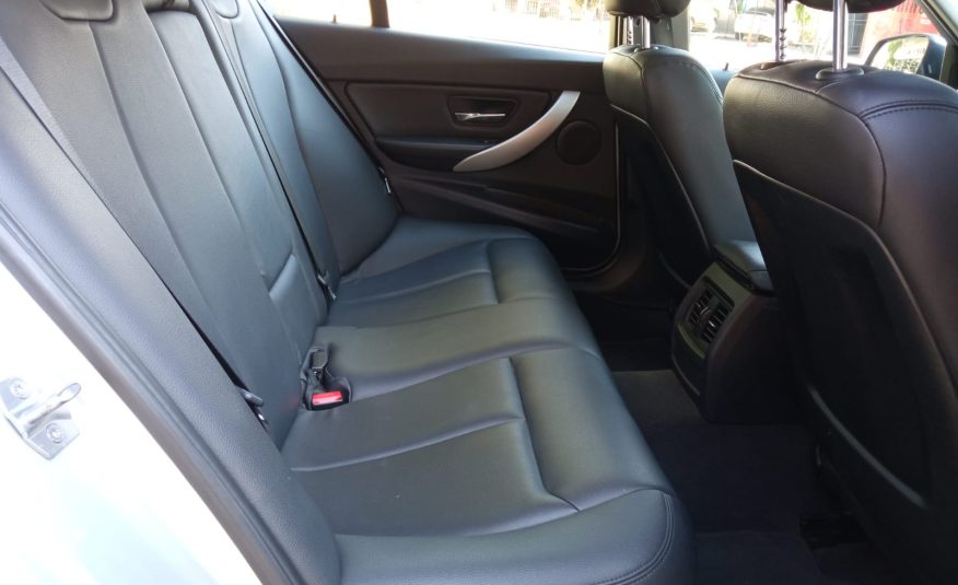 BMW 320 IA 2014 GLACIER SILVER
