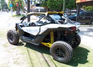 CAN AM MAVERIK X3 2018 NEGRO- AMARILLO