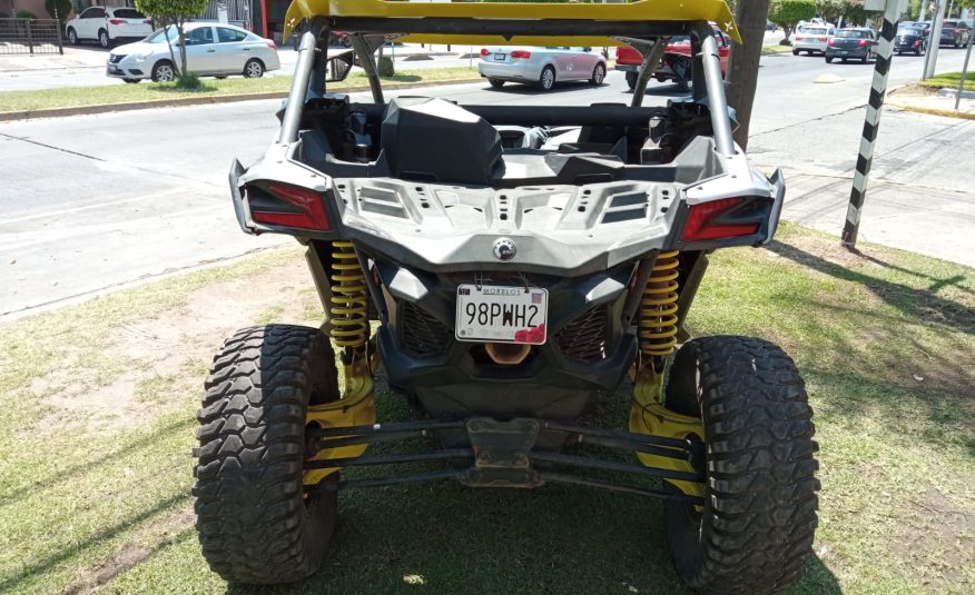 CAN AM MAVERIK X3 2018 NEGRO- AMARILLO