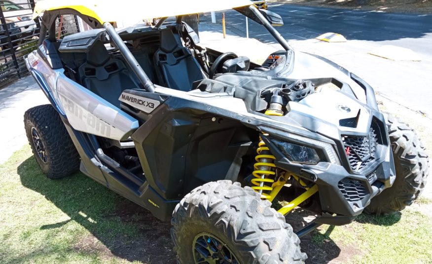 CAN AM MAVERIK X3 2018 NEGRO- AMARILLO