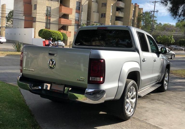 VW AMAROK 2023 NIVEL 6 PLUS DE BLINDAJE PLATA