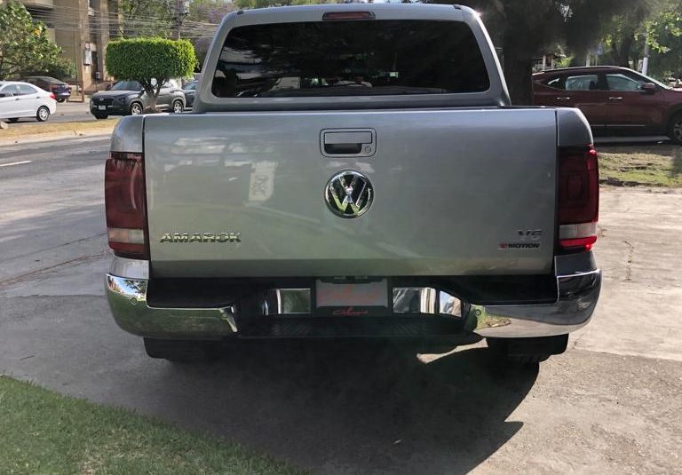 VW AMAROK 2023 NIVEL 6 PLUS DE BLINDAJE PLATA